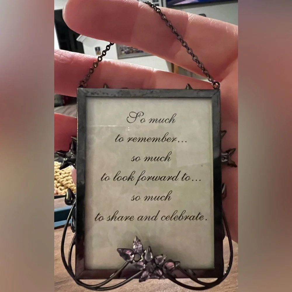 2002 Hallmark NWOT Family Tree SO MUCH TO REMEMBER Ornate Photo Holder Ornament